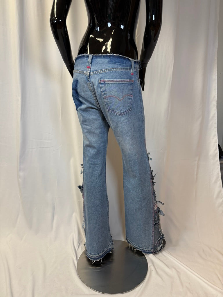 Low-waist jeans bow