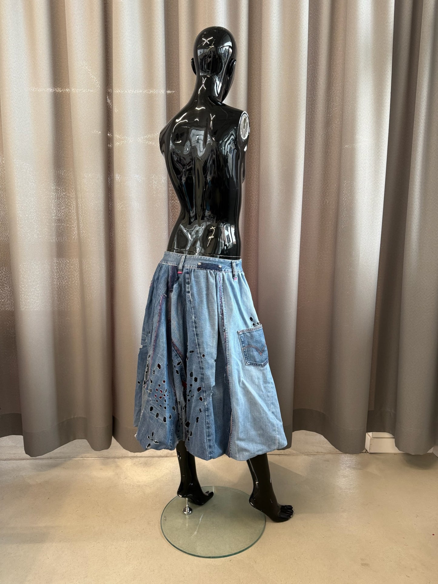Low-waist balloon jeans skirt