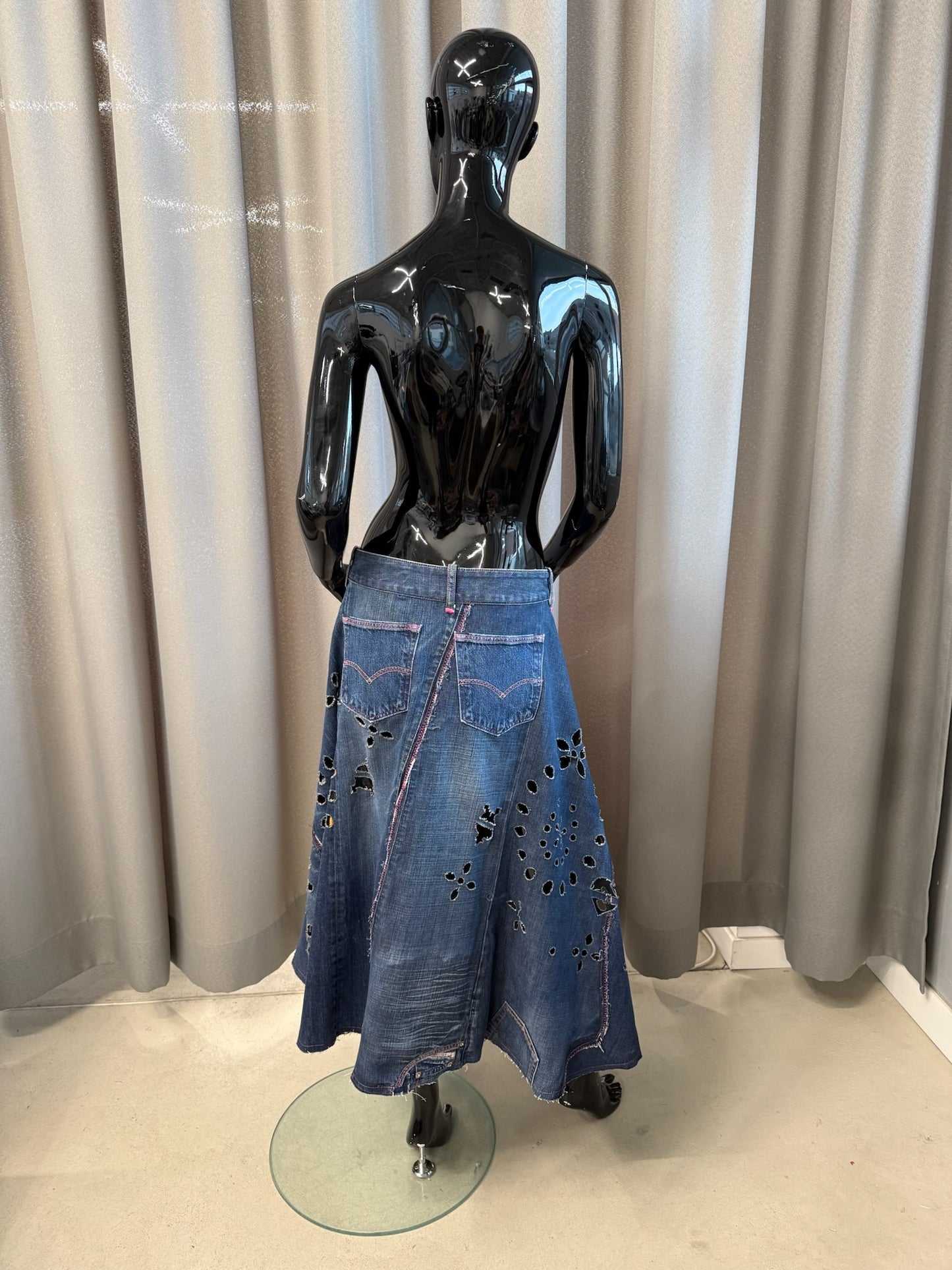 Low-waist lace jeans skirt
