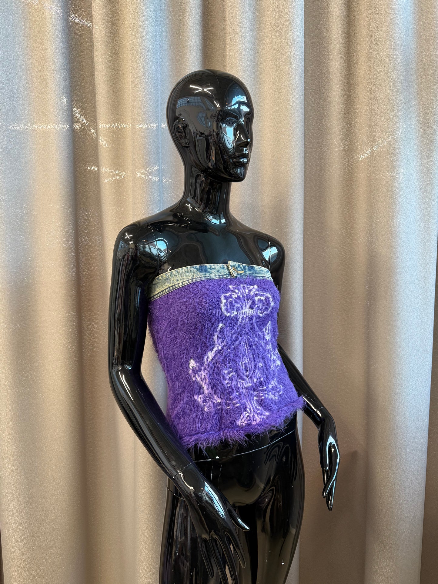 Ornament vagina top