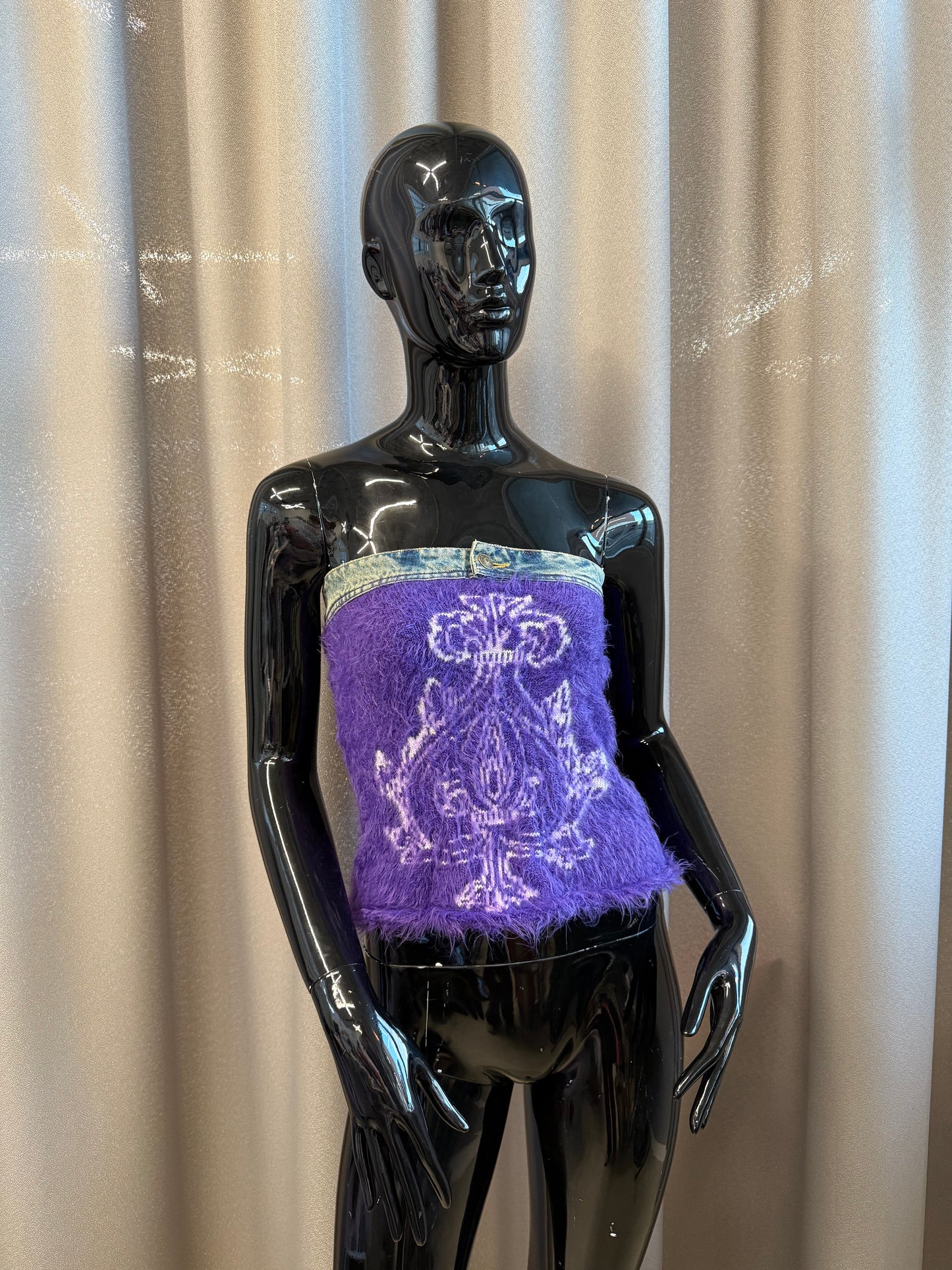 Ornament vagina top