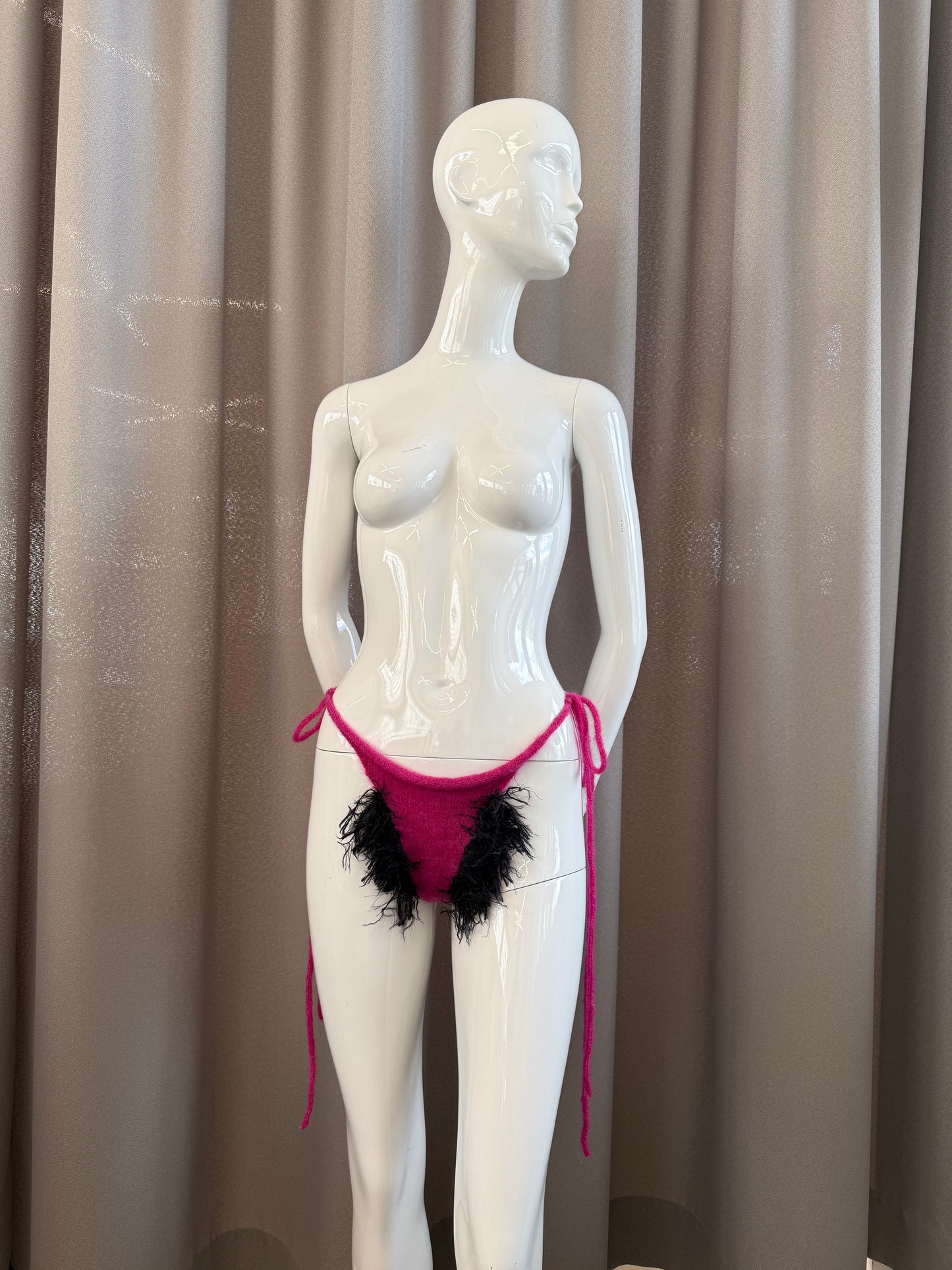 Hairy tanga pink