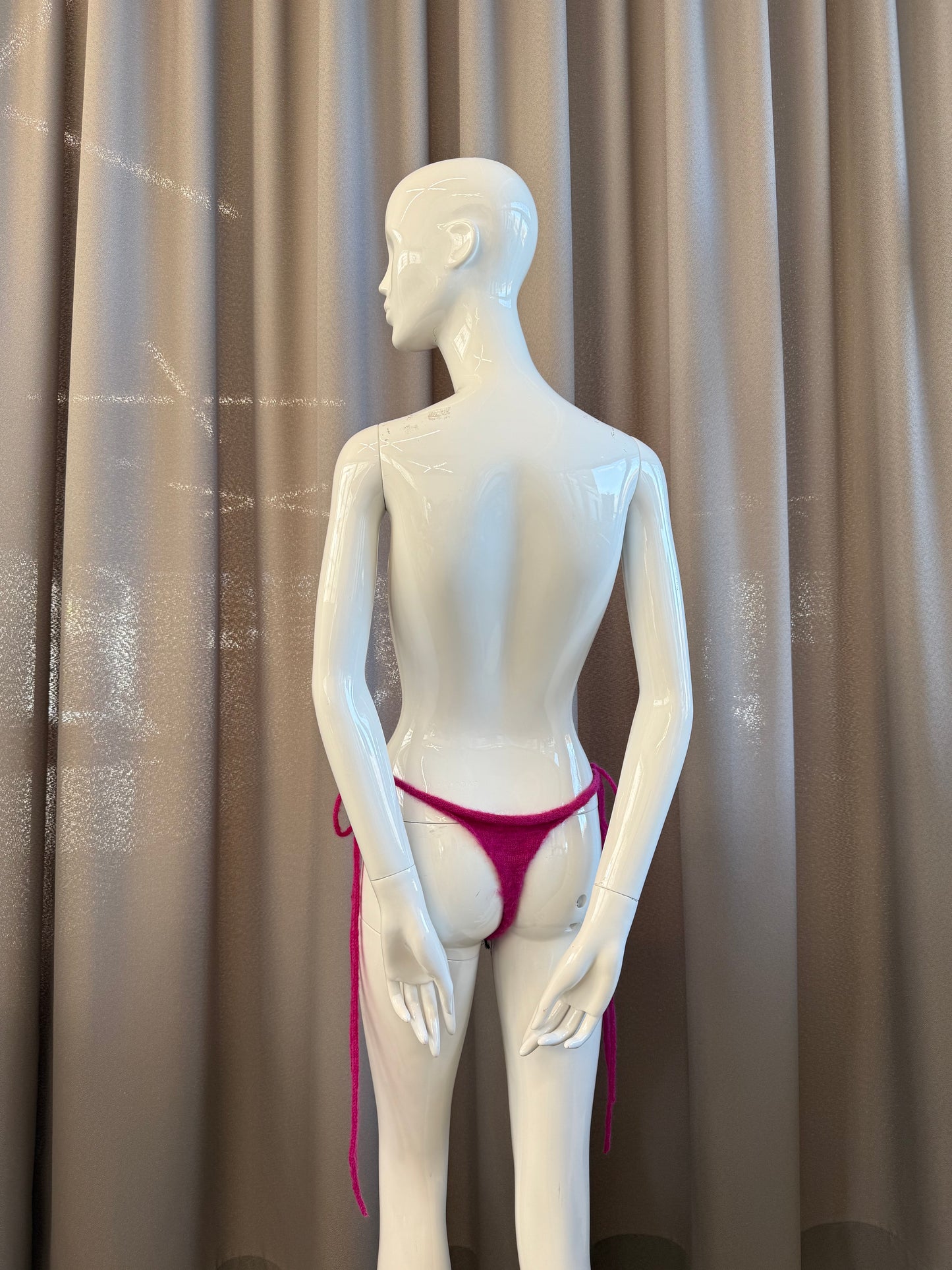 Hairy tanga pink