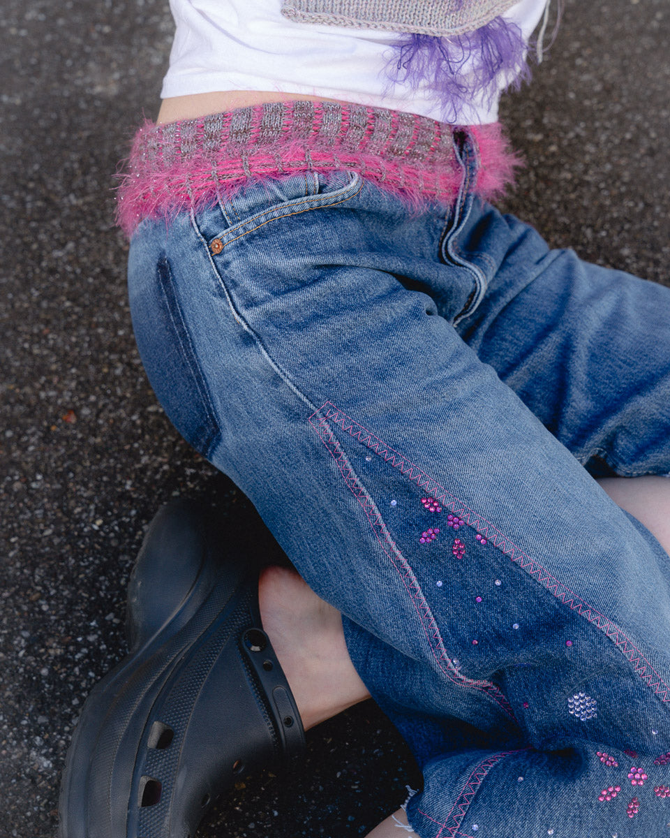 Low-waist short jeans with knitted waist band