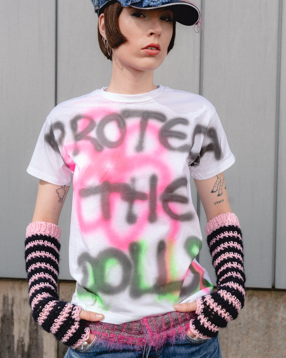 T-Shirt "Protect the Dolls"