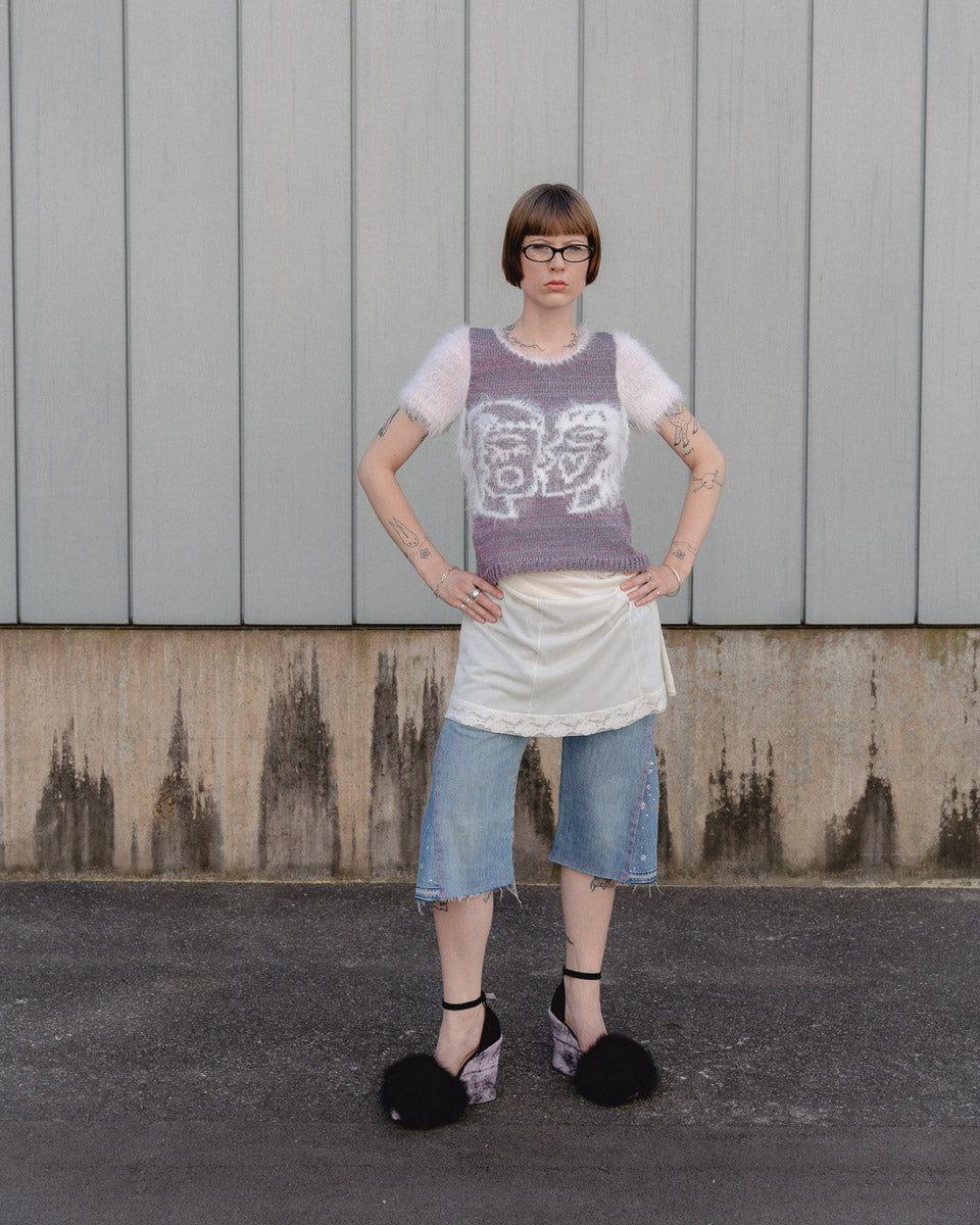 Low-waist short jeans