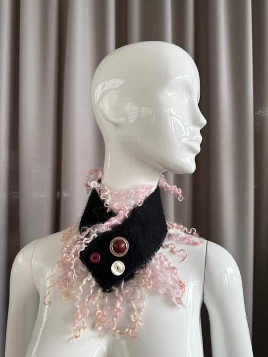 Juwon felted collar black/rose