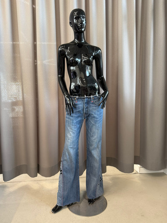 Low-waist jeans