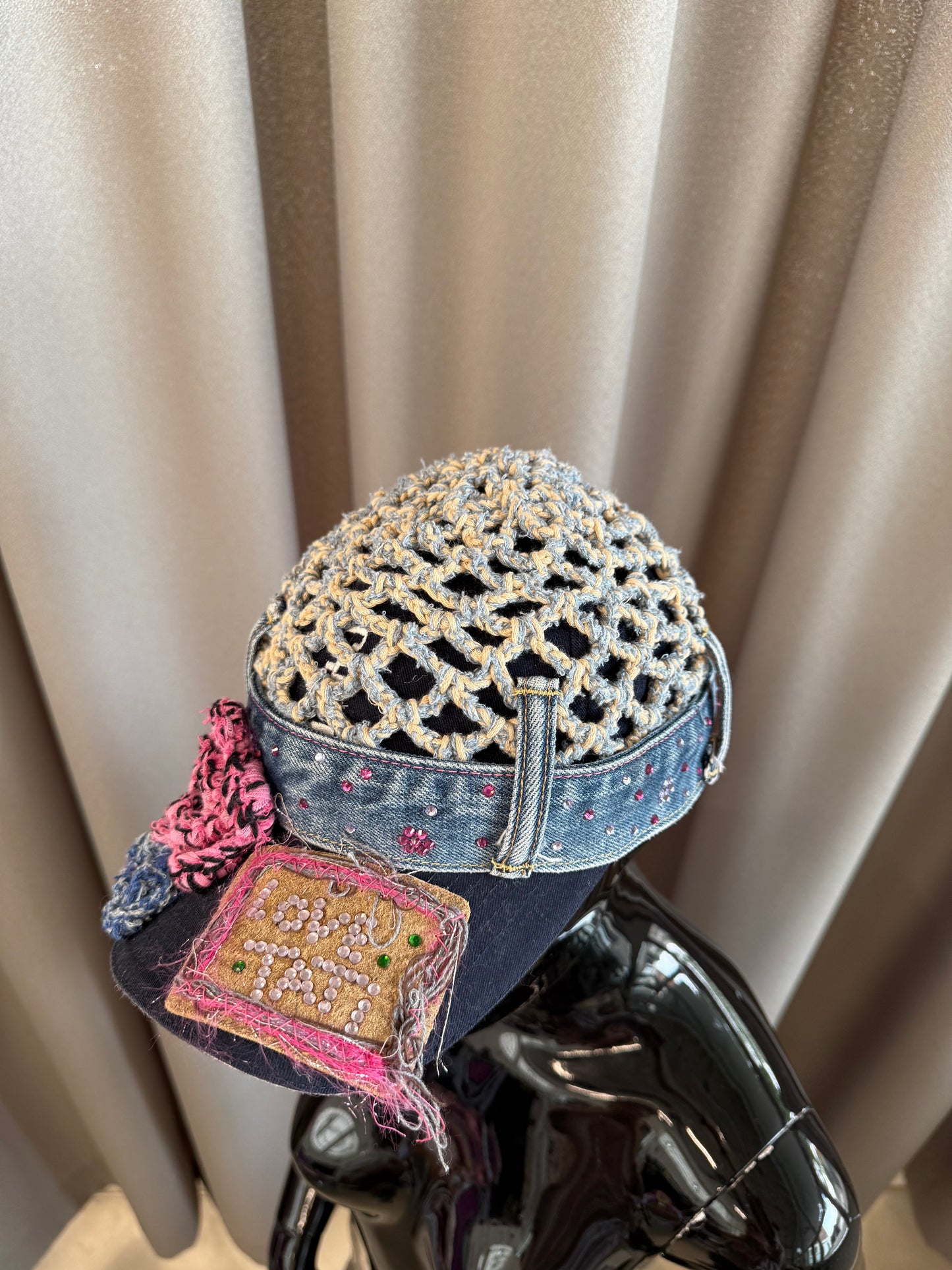 "LOVE TATi" cap