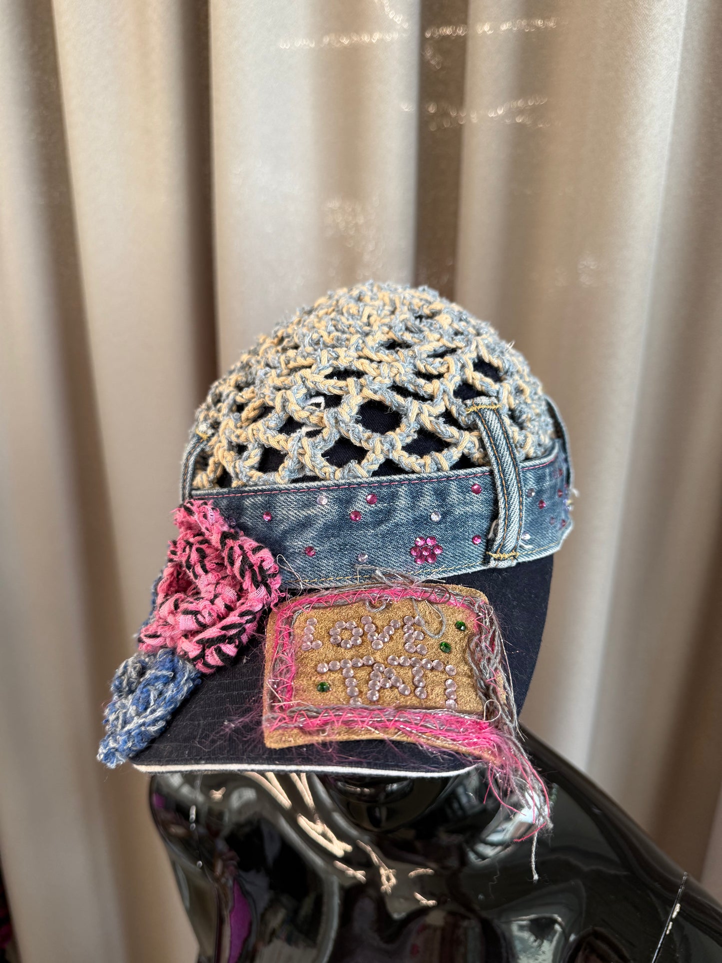 "LOVE TATi" cap