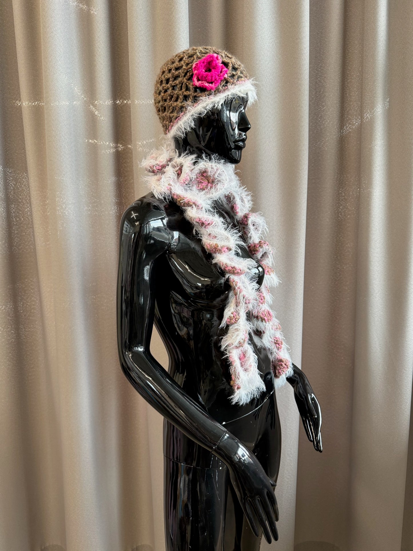 Love Duo flower crochet scarf